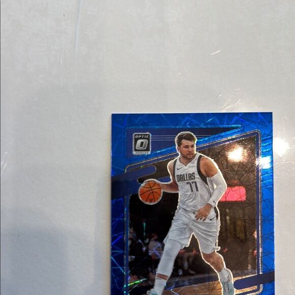 Luka Dončić Basketball Trading Card by optic blue laser mint condition - Picture 2 of 4